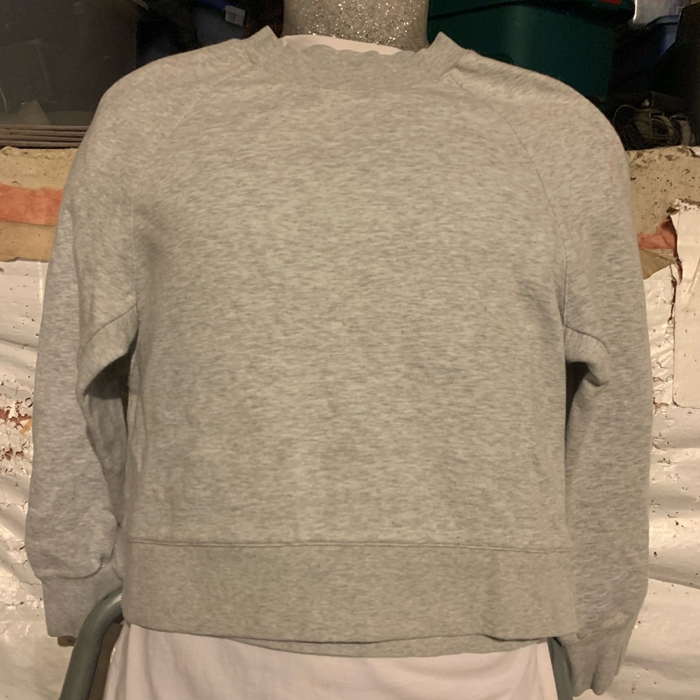 Club Monaco Light Gray Crewneck Crop Top